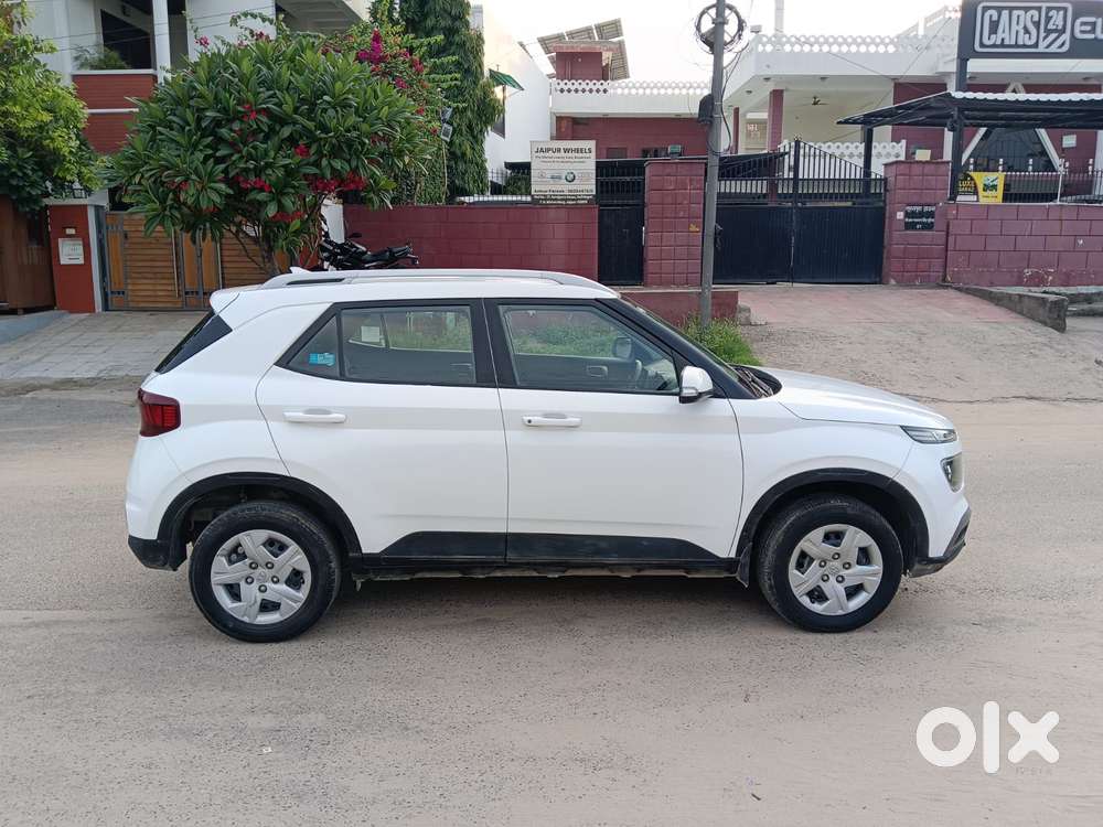 Hyundai Venue 1.2 S Plus, 2020, Petrol