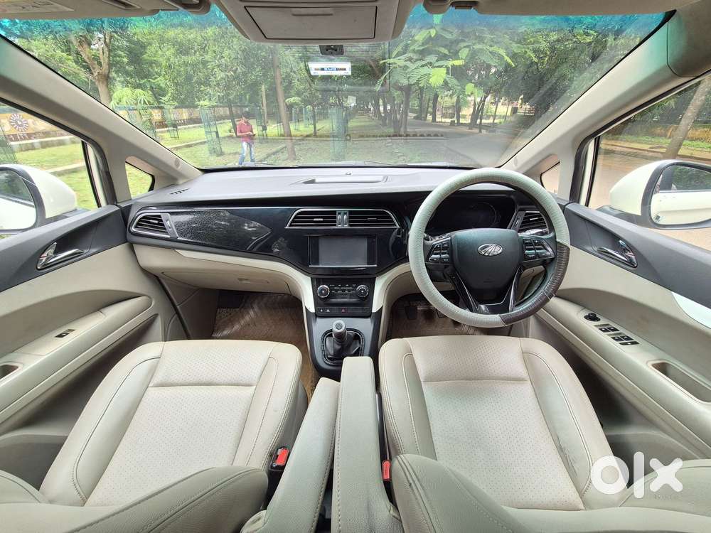 Mahindra Marazzo M8, 2018, Diesel