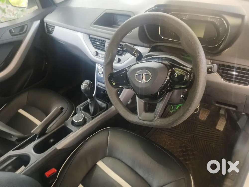 Tata Nexon Xm 2022 Petrol Well Maintained