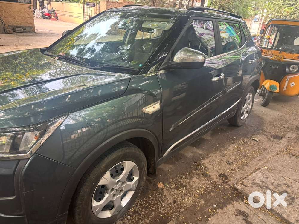 Mahindra Xuv300 2023 Petrol Well Maintained