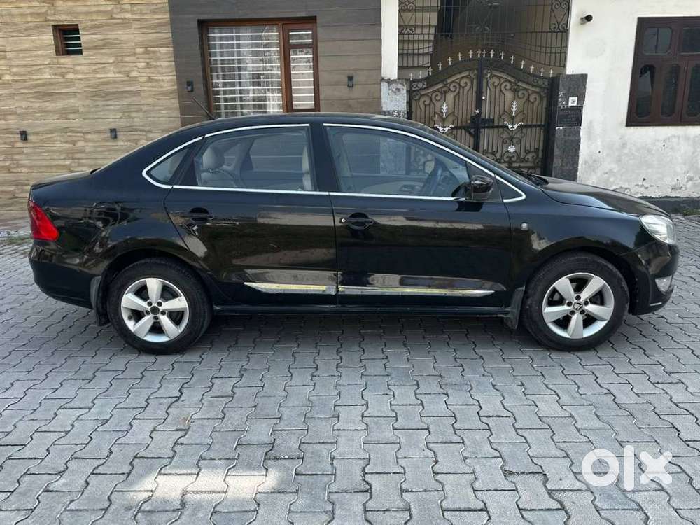 Skoda Rapid 1.5 Elegance Tdi At Black Package, 2015, Petrol