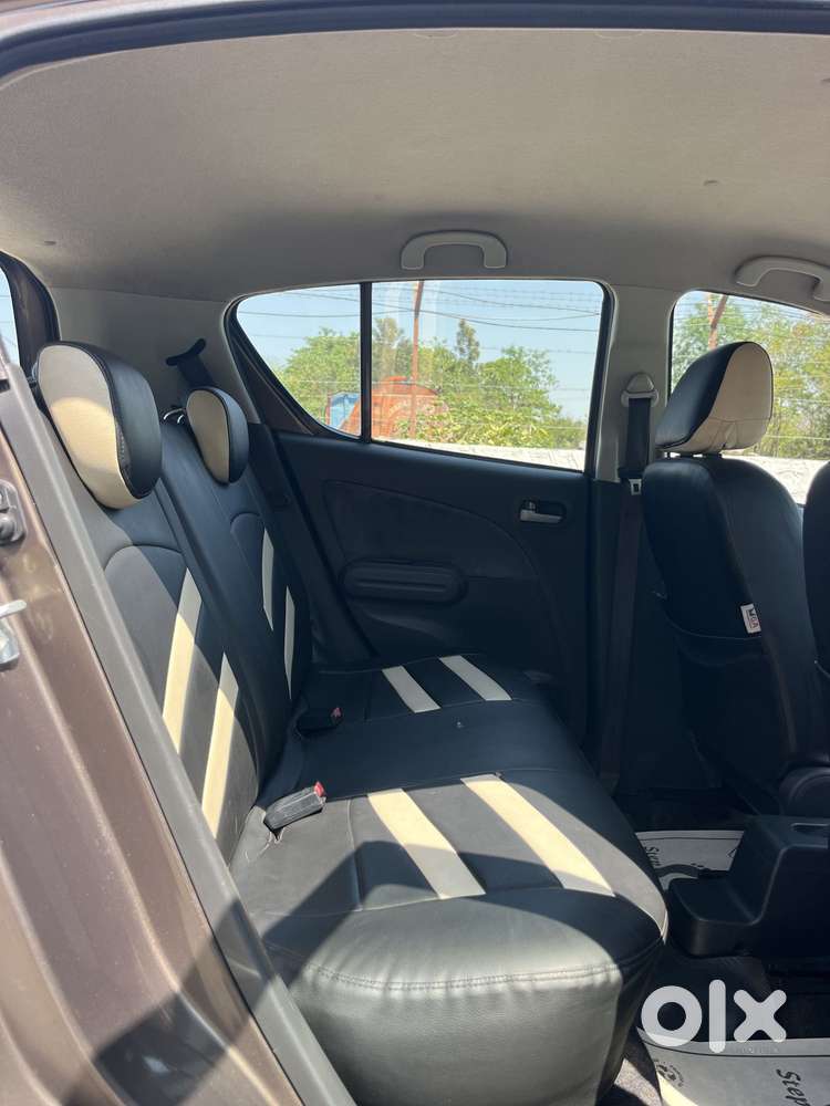 Maruti Suzuki Ritz Vxi, 2011, Petrol