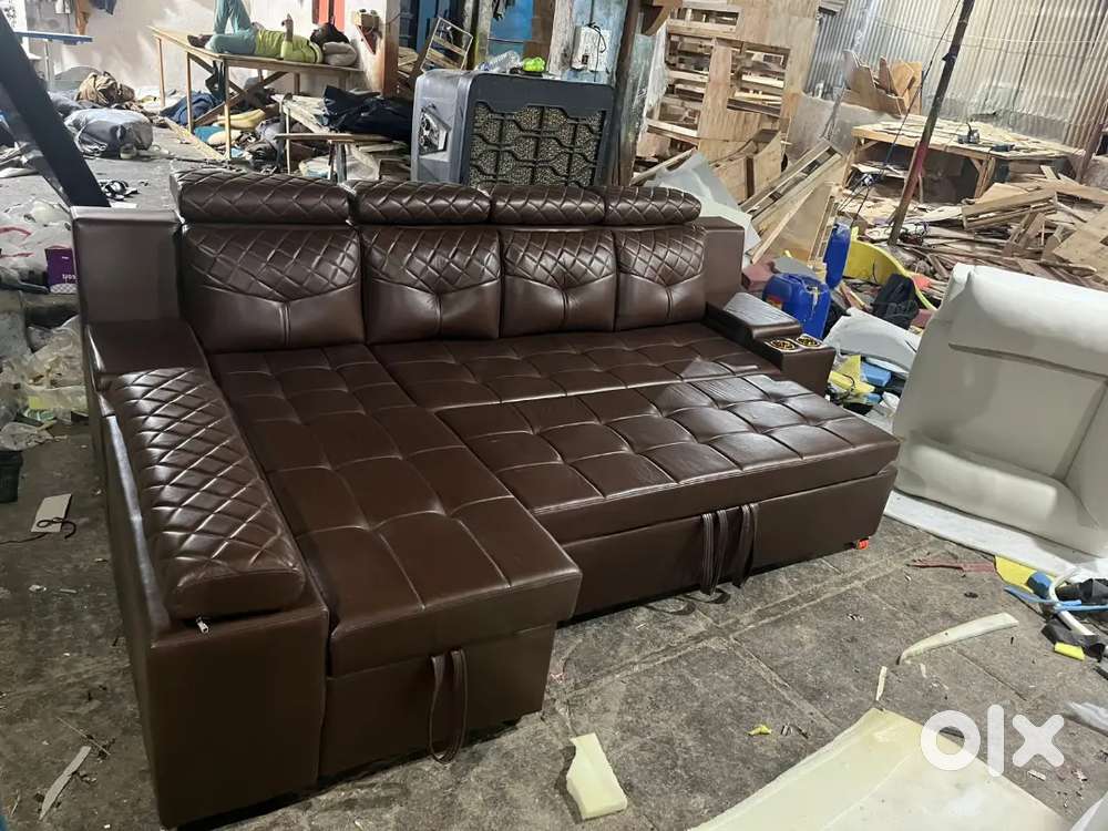 Lounger sofa cumbed with adjustable headrest