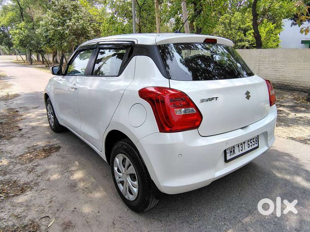 Maruti Suzuki Swift Vxi + Manual, 2022, Petrol