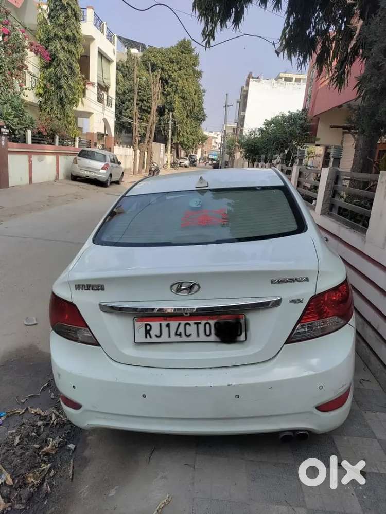 Hyundai Verna 2012