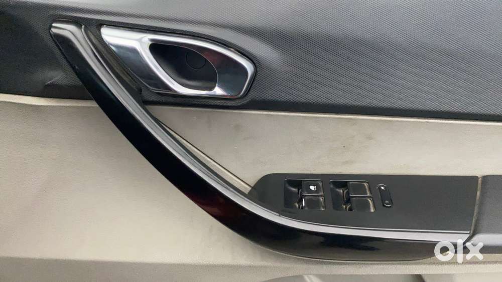 Tata Tiago 1.2 Revotron Xza, 2017, Petrol