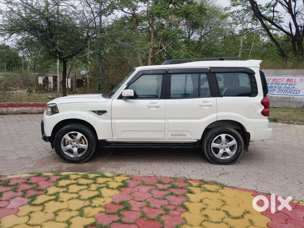 Mahindra Diesel Car 2019 S11