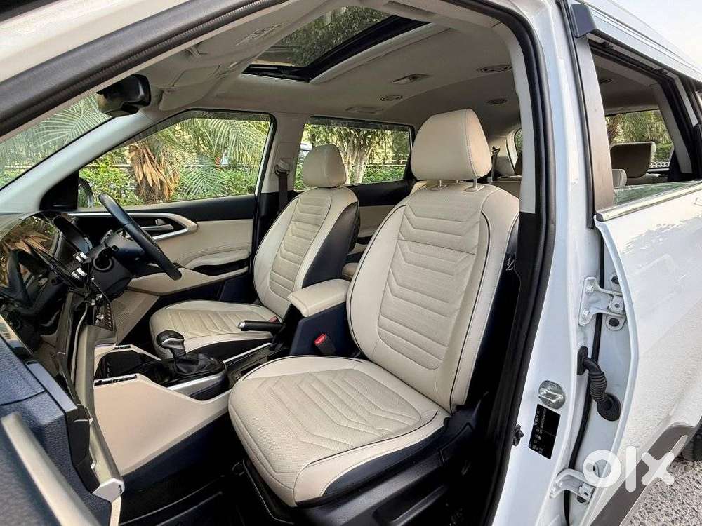 Kia Carens Luxury (o)1.5 Turbo Petrol Dct 7 Str, 2023, Petrol
