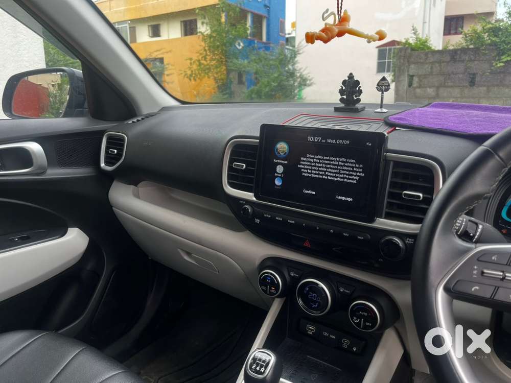 Hyundai Venue Petrol 2024