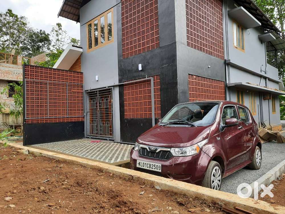 For Sale: Mahindra E2o Plus Model P6 Top Variant – 2017  Single Owne