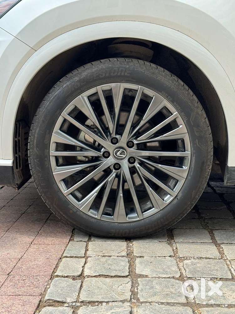 Oct 2025 Registered (cbu Model) Luxury Trim Hybrid Awd