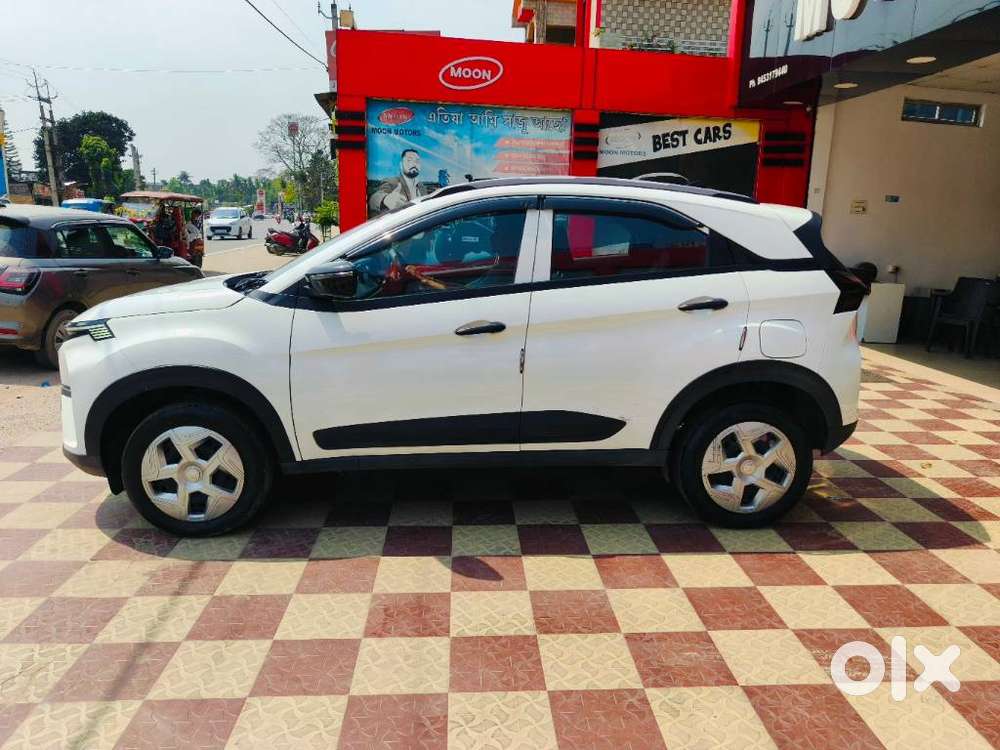 Tata Nexon Smart Plus S 1.2 Revotron Petrol 5 Mt, 2024, Petrol