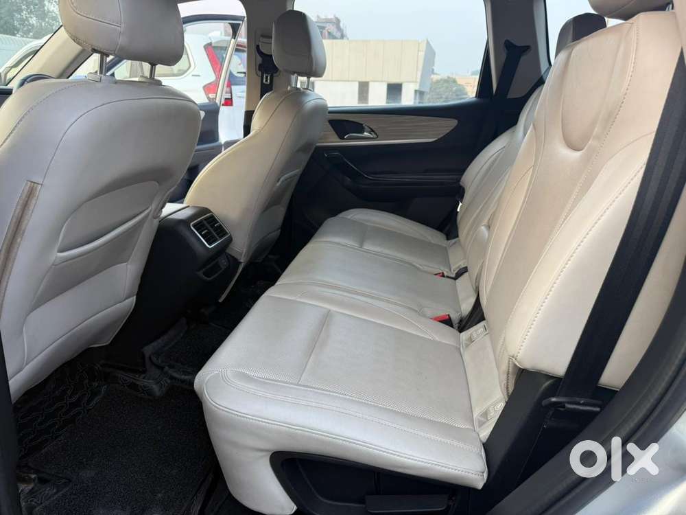 Mahindra Xuv700 2.2 Ax 7 Diesel Mt Luxury Pack Str, 2021, Diesel