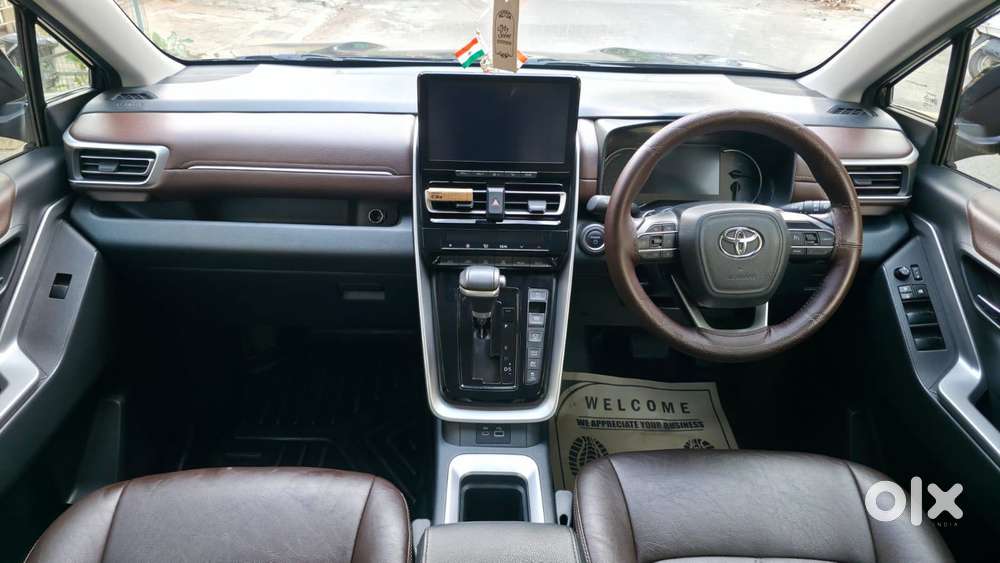 Toyota Innova Hycross 2.0 Vx (o) Hybrid 7 Str, 2025, Petrol