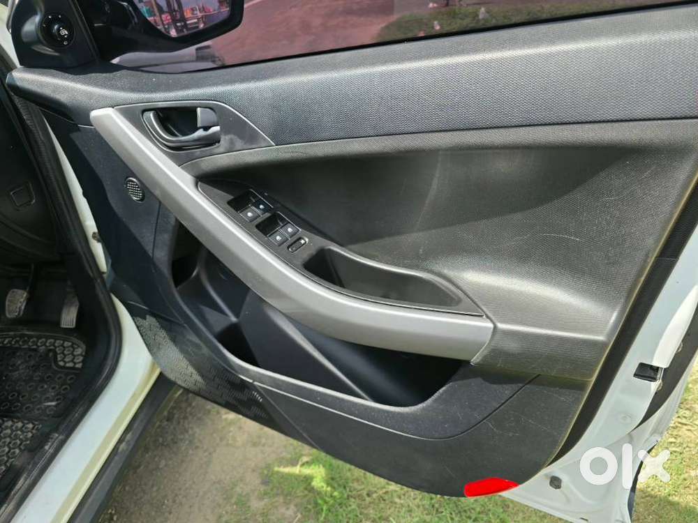 Tata Nexon 1.2 Revotron Xt, 2020, Petrol
