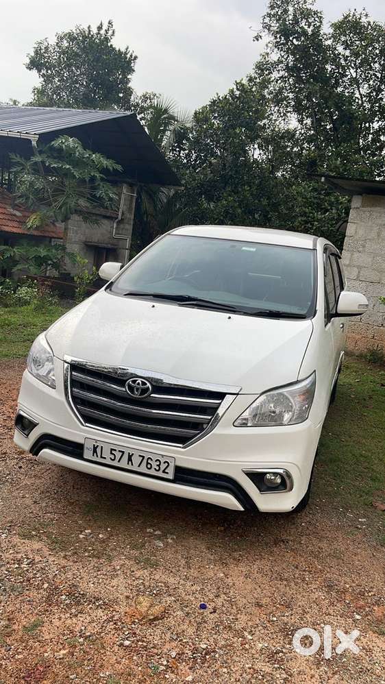 Original Kerala Toyota Innova 2014 Diesel Well Maintained