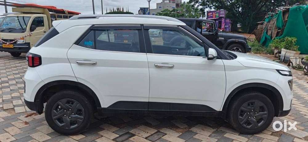 Hyundai Venue 1.2 S (o), 2023, Petrol
