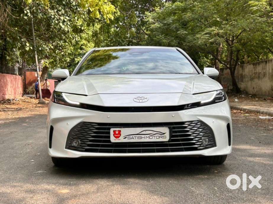 Toyota Camry Hybrid, 2025, Petrol