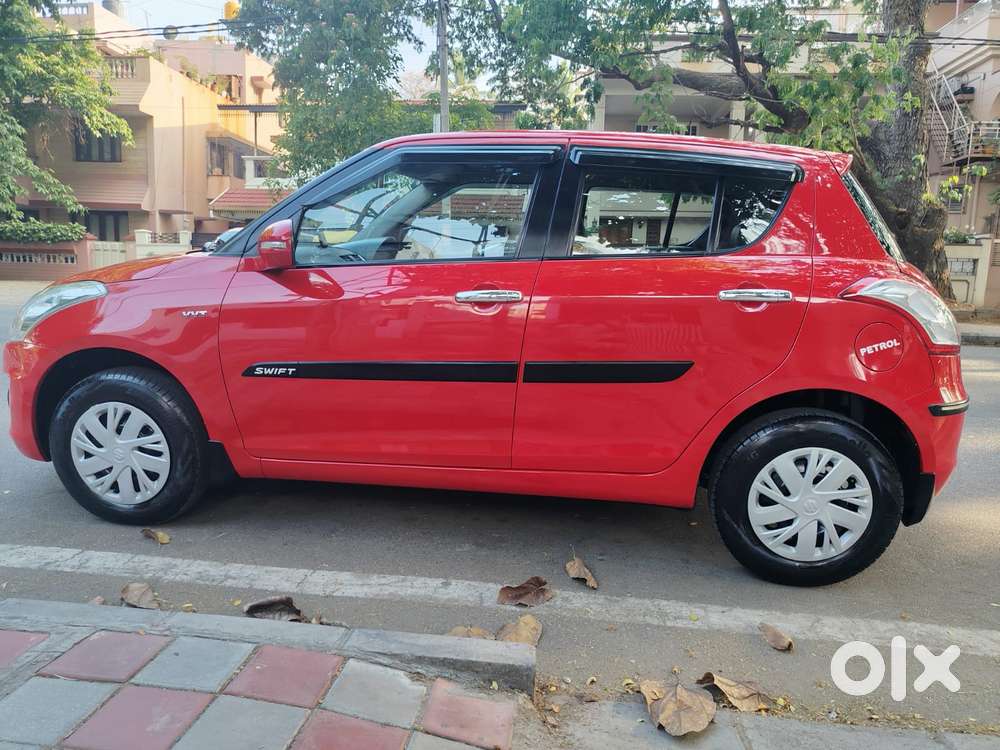 Maruti Suzuki Swift Vxi + Manual, 2017, Petrol