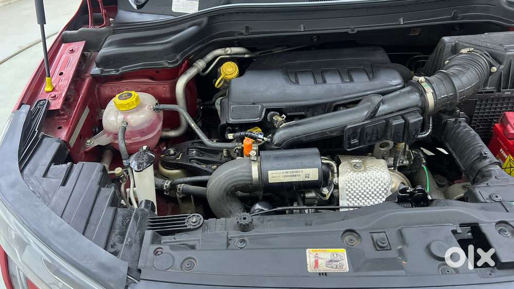 Mahindra Xuv300 W8 Option Dual Tone, 2021, Petrol