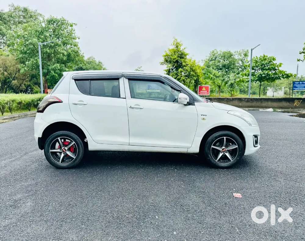 Maruti Suzuki Swift Lxi 2016