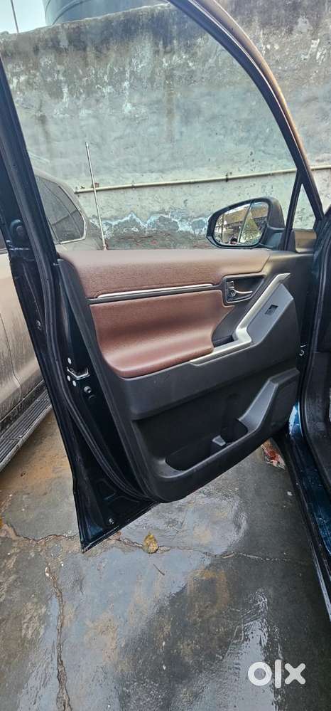 Toyota Innova Hycross 2.0 Zx Hybrid 7 Str, 2023, Cng & Hybrids