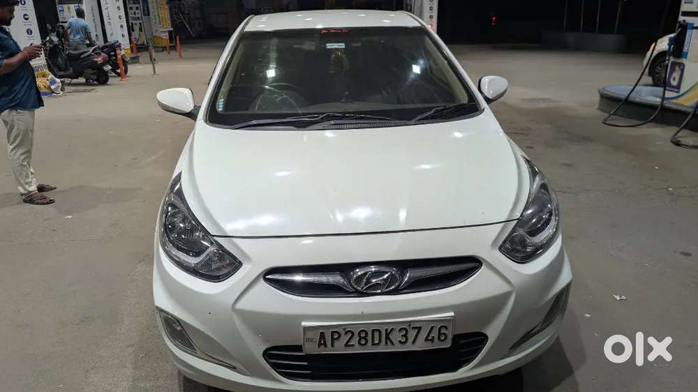 Hyundai Verna Fludic 1.6 Vtvt Bsiv 2011 Petrol