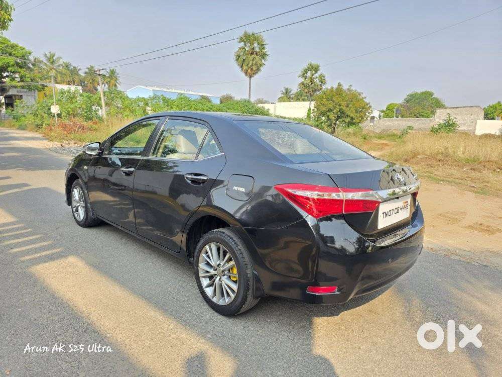 Toyota Corolla Altis 2010-2013 Gl, 2015, Petrol