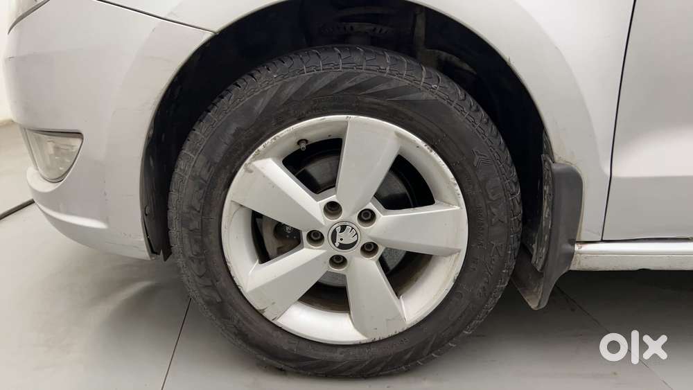 Skoda Rapid 1.6 Mpi At Style, 2016, Petrol