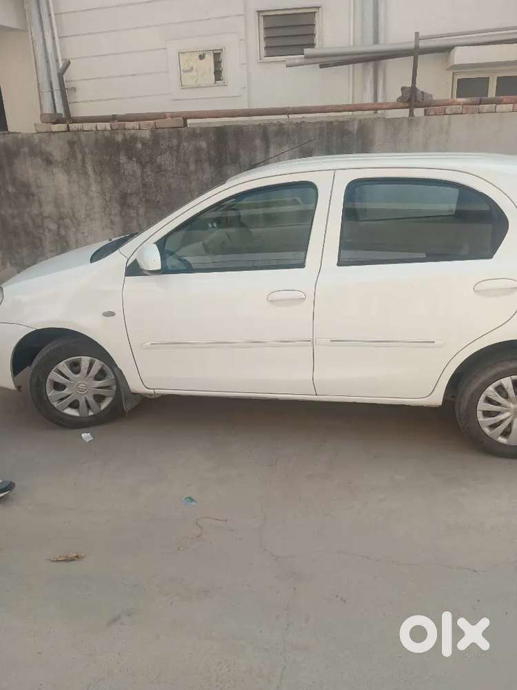 Toyota Etios Liva 2015 Cng & Hybrids 95000 Km Driven 2key Central Lock
