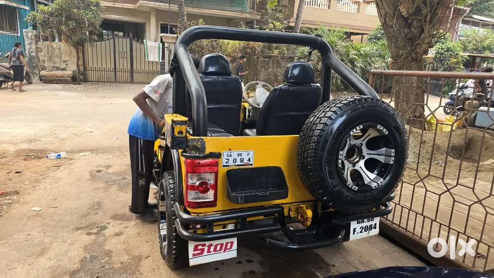Vintage Low Bonnet Jeep