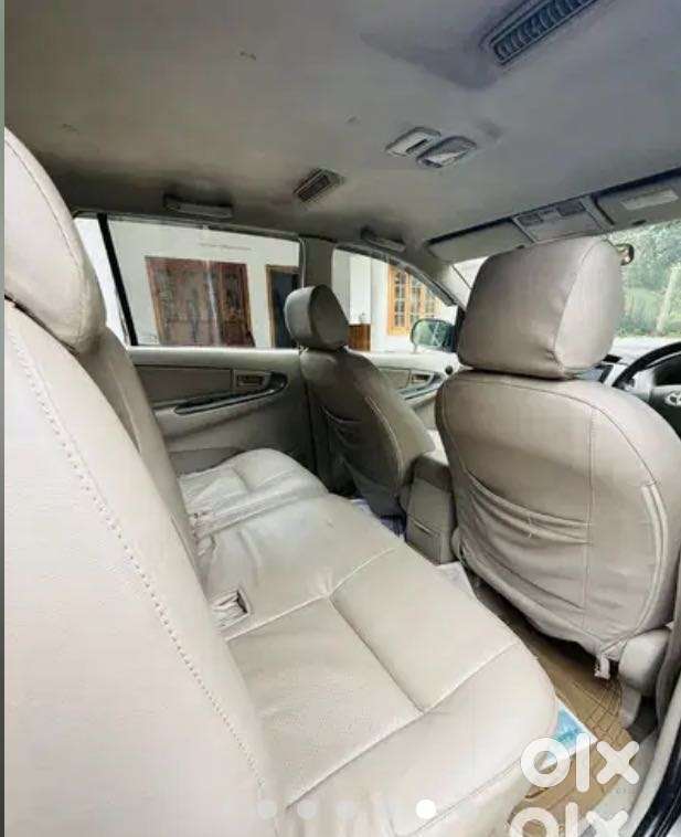Toyota Innova 2.5 G (diesel) 8 Seater, 2012, Diesel
