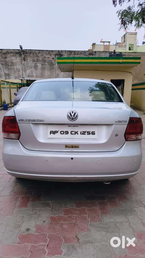 Volkswagen Vento 2010-2013 Petrol Highline, 2011, Petrol