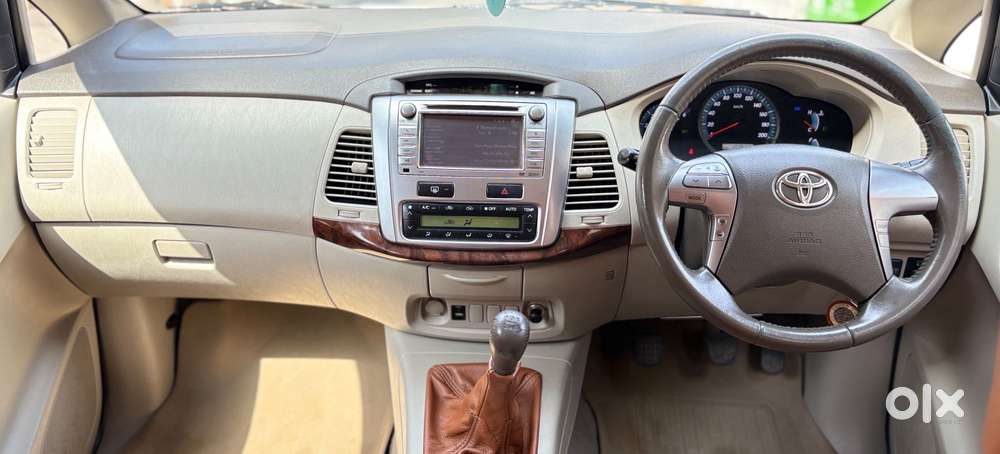 Toyota Innova 2.5 Vx 8 Seater Bs Iv, 2014, Diesel