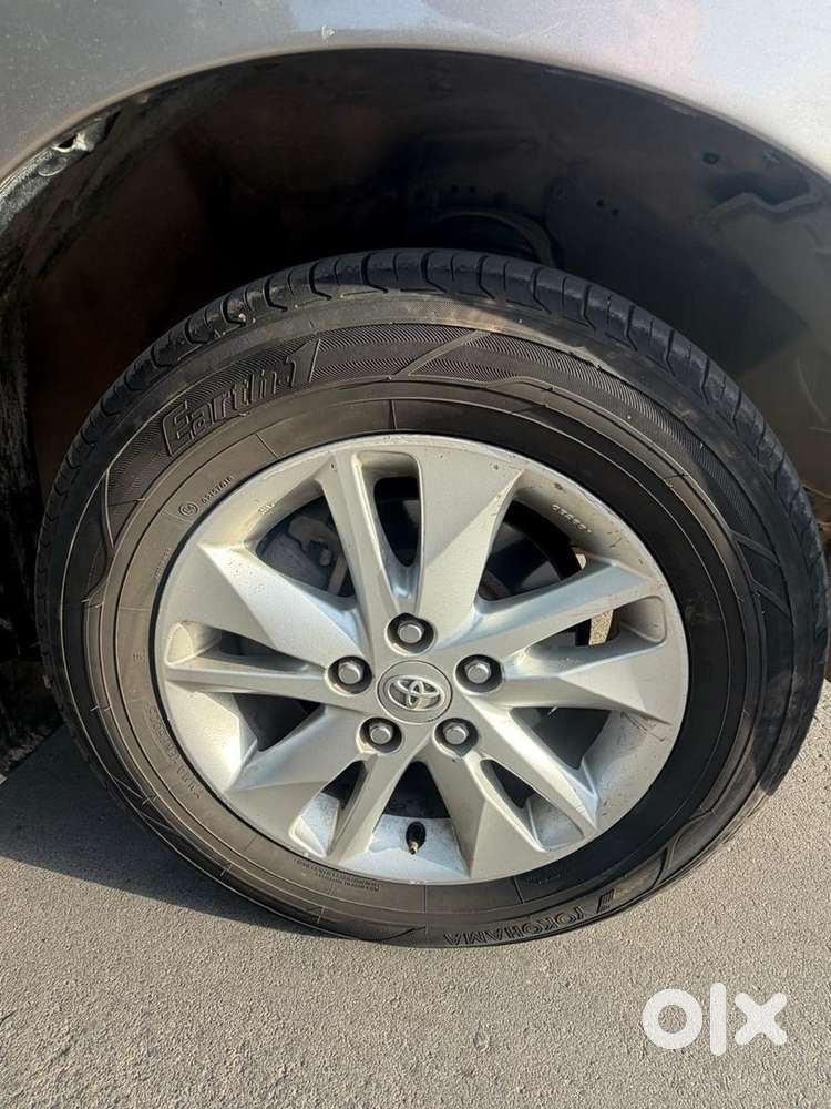 Toyota Innova Crysta Diesel 2.4 V 8 Str 2020