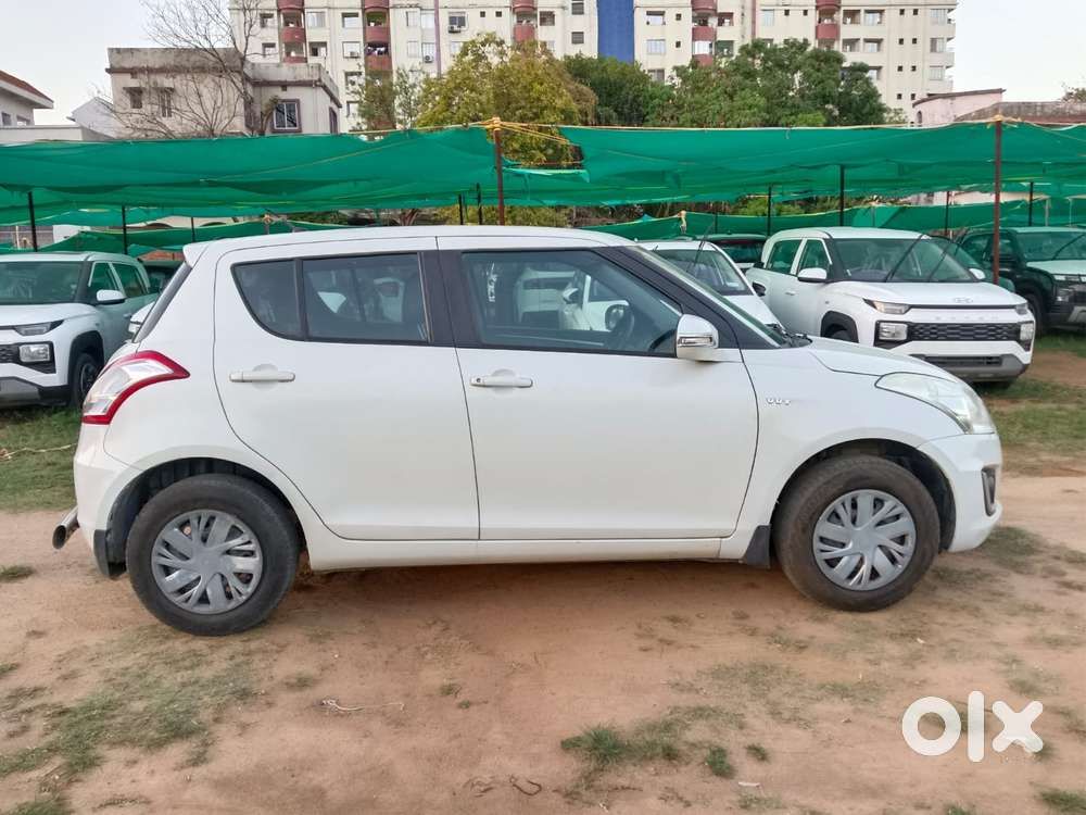Maruti Suzuki Swift Vxi 1.2 Abs Bs-iv, 2016, Petrol