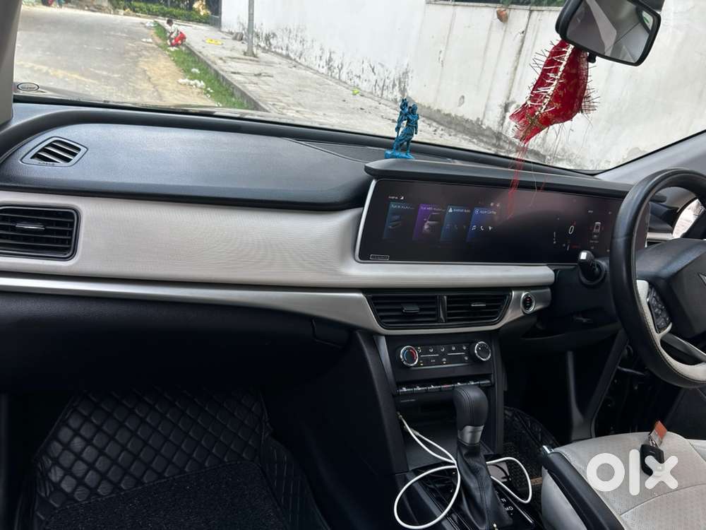 Mahindra Xuv700 Petrol 2024