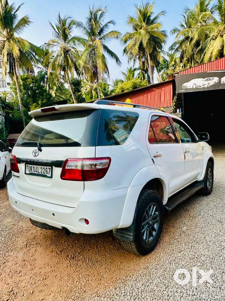 Toyota Fortuner 3.0 4x4 Manual, 2011, Diesel