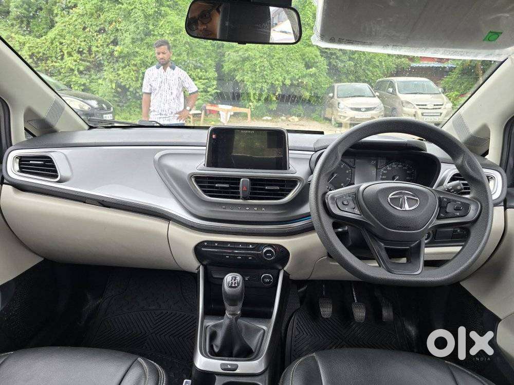 Tata Altroz Xz, 2022, Petrol