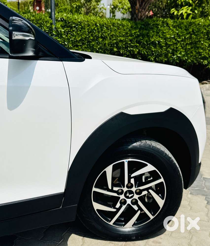 Mahindra Xuv 3xo Ax5 1.5 Diesel Autoshift Plus, 2025, Diesel