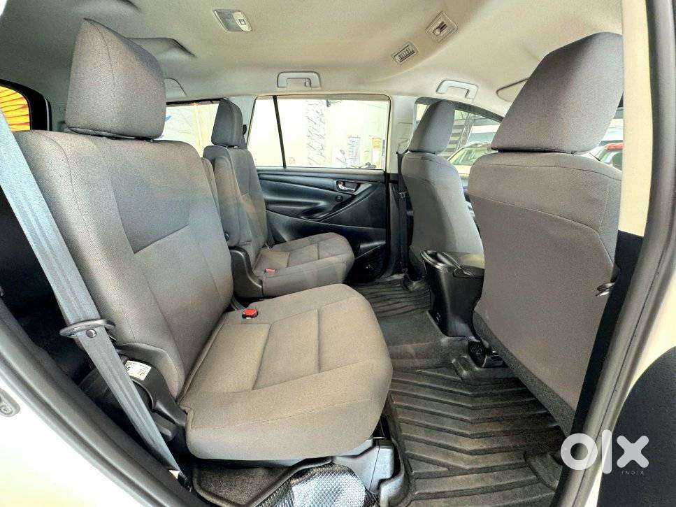 Toyota Innova Crysta [2020-ongoing] 2.4 Gx 7 Str, 2025, Diesel