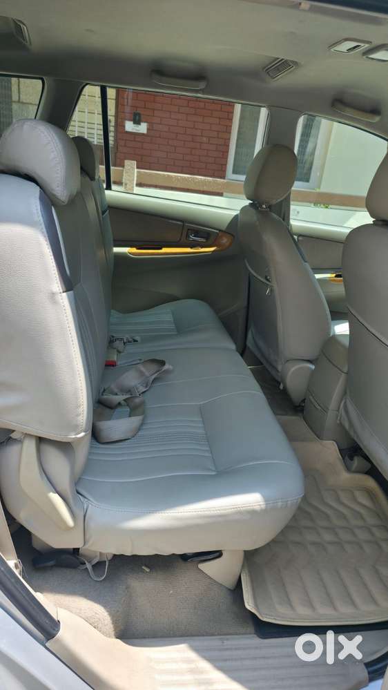 Toyota Innova 2.5 Vx 8 Str Bs-iii, 2010, Diesel