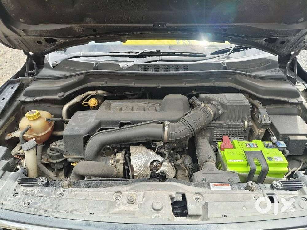 Mahindra Xuv300 W8 Option Dual Tone Diesel, 2023, Diesel