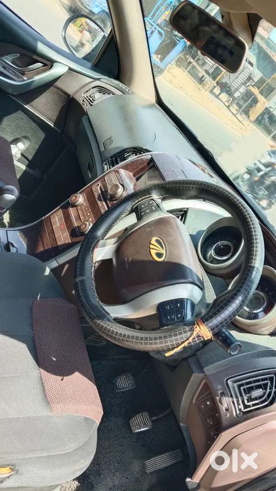 Mahindra Xuv500 2015