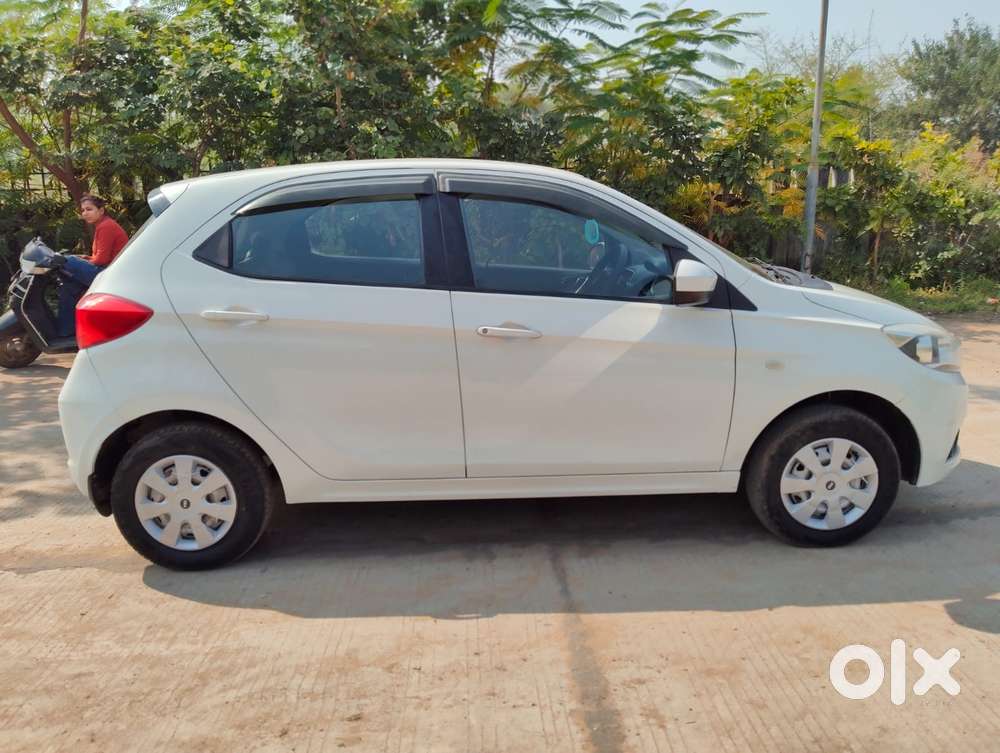 Tata Tiago 1.2 Revotron Xm Option, 2016, Petrol