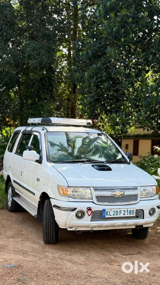 Chevrolet Tavera Neo 2013
