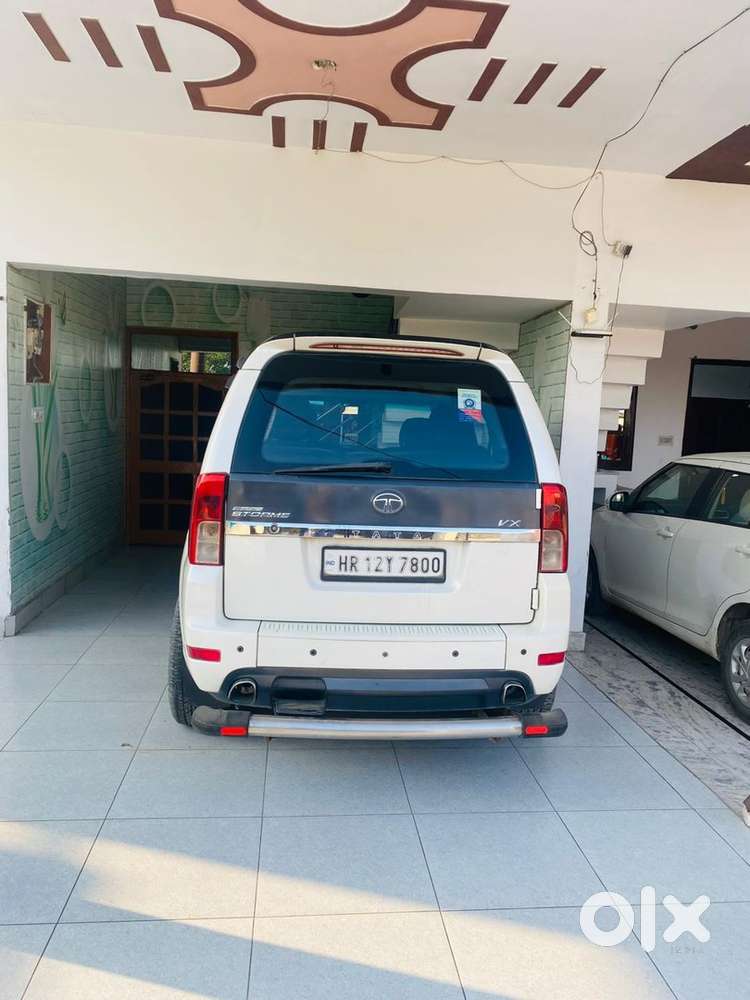 Tata Safari Storme 2014