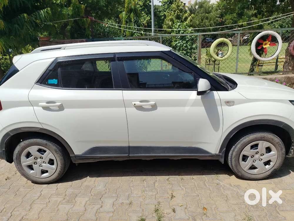 Hyundai Venue 1.2 S 2019 Petrol Manual