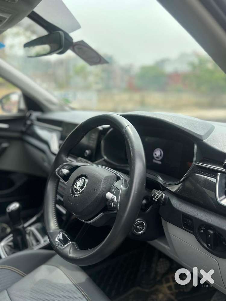 Skoda Kushaq 1.0 Tsi Style, 2023, Petrol