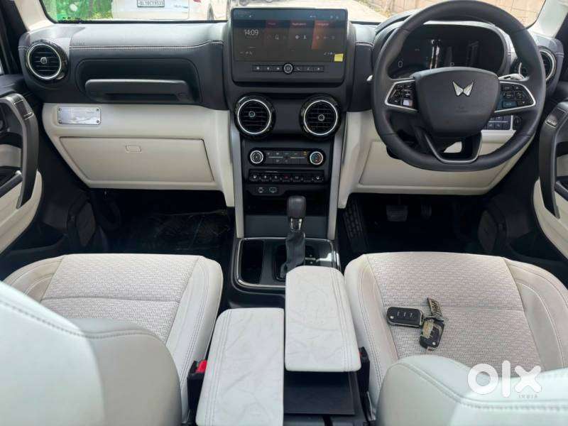 Mahindra Thar Roxx Ax7 L Petrol At 2wd, 2026, Petrol